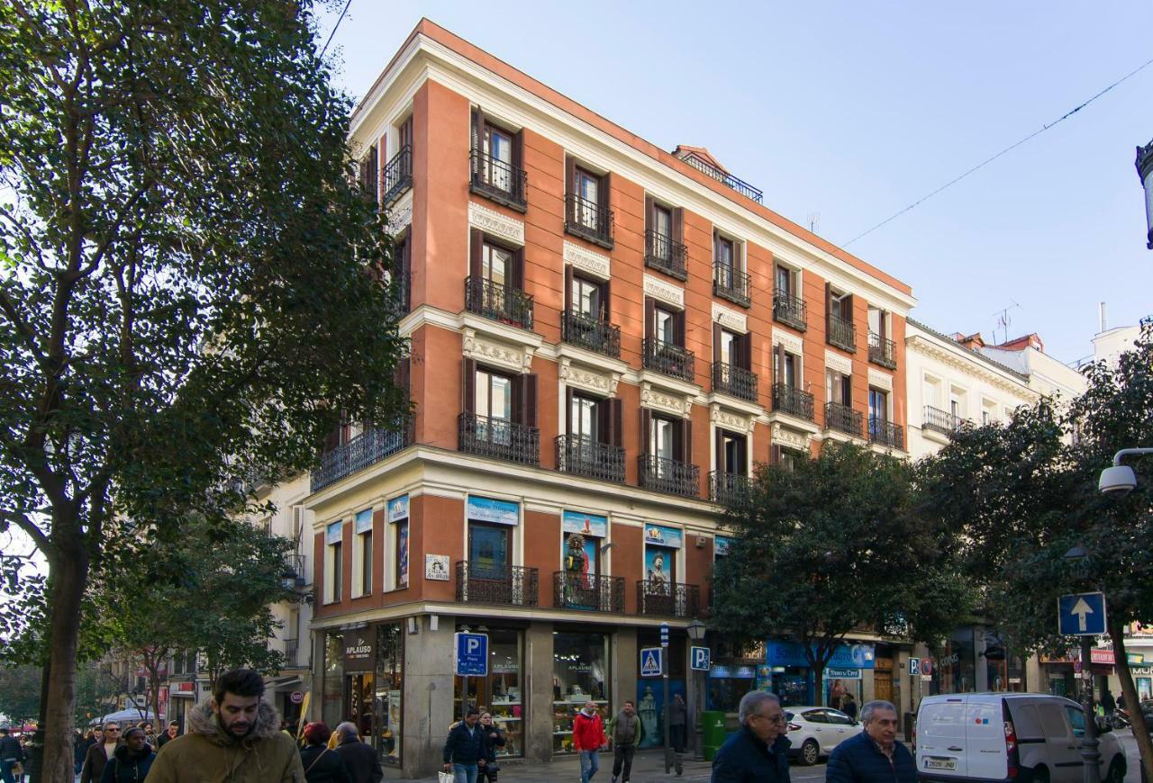 Sol Luxury Suites Madrid Exterior photo